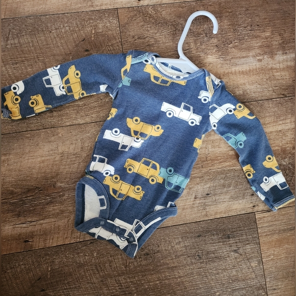 14 Newborn Baby Boy Onesie Outfit Collection - Picture 4 of 15